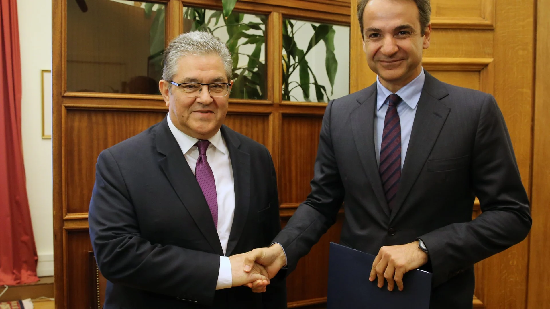 Τα παράπονα του Κουτσούμπα στην «πρόσκληση» του Μητσοτάκη για μπύρα
