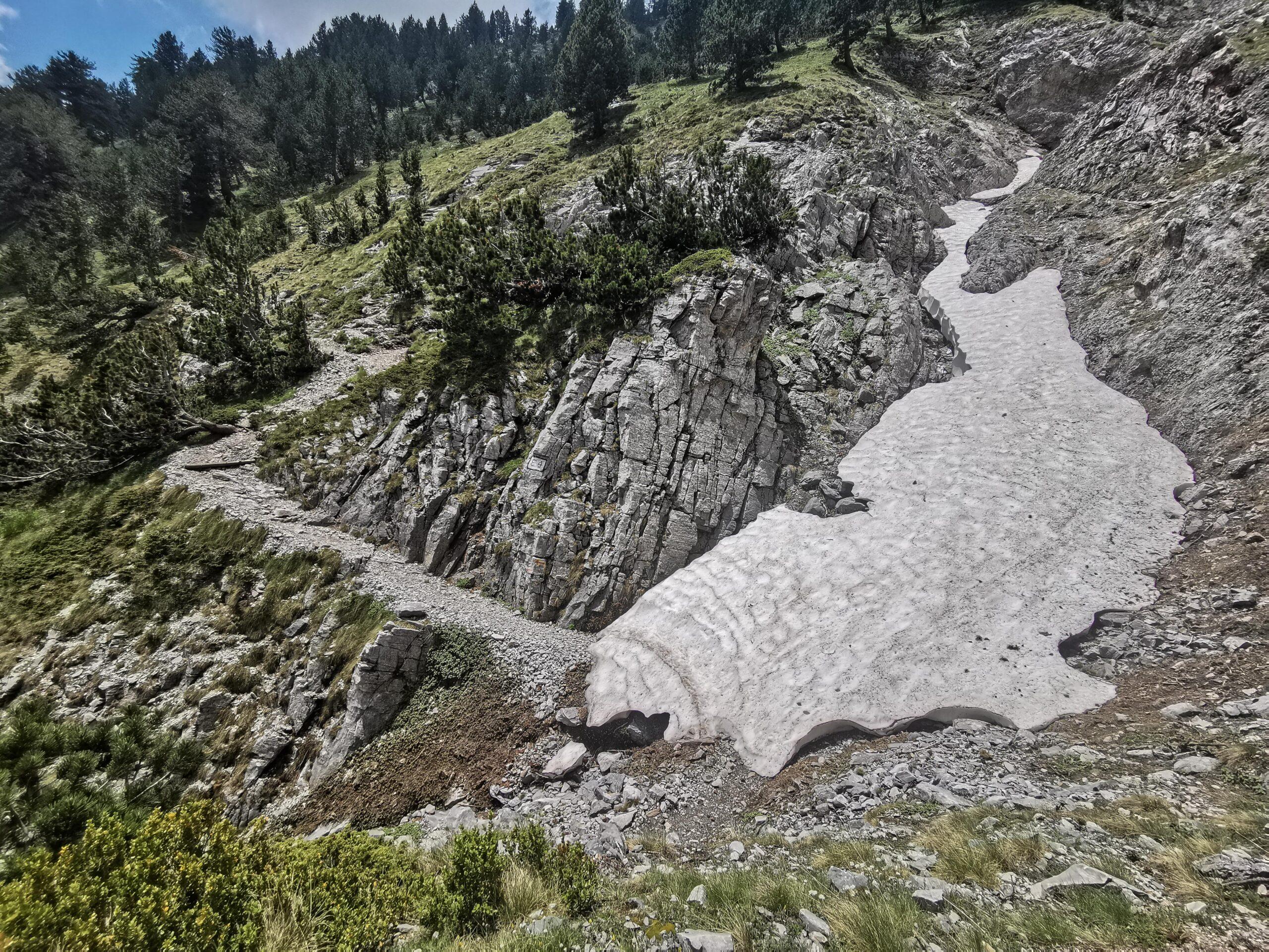 Ολυμπος: Διασώθηκε ο τραυματίας που έπεσε σε χαράδρα