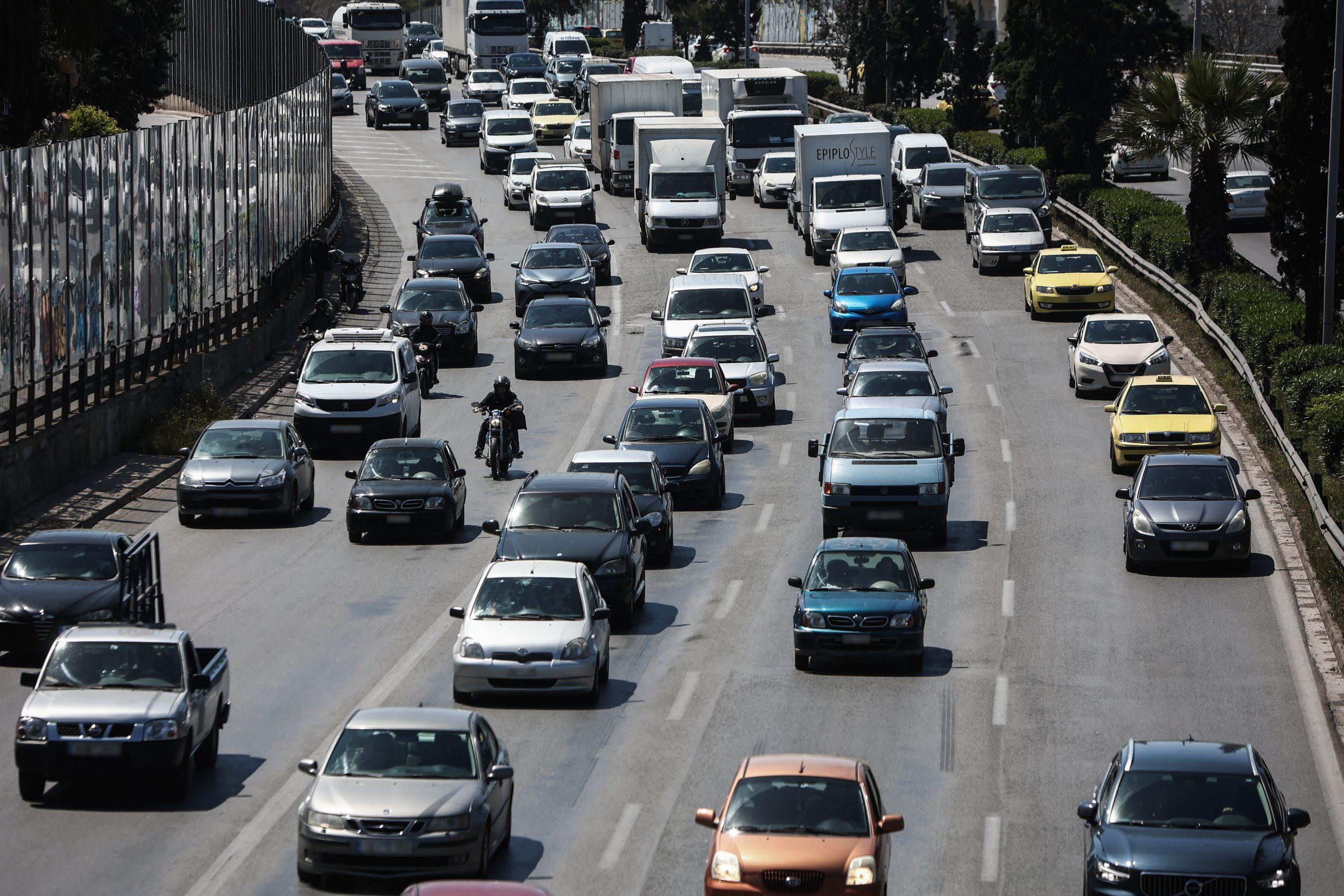 Προβλήματα με την κίνηση στην Εθνική Οδό Αθηνών-Κορίνθου