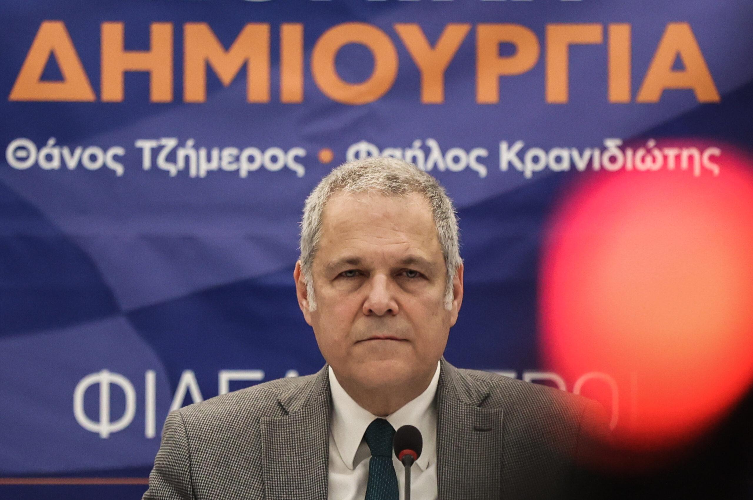 Σάλος με το απαράδεκτο – σεξιστικό σχόλιο του Θ. Τζήμερου για τη Σ. Ζαχαράκη – «Άγαμη και ατέκνη ανέλαβε το Υπουργείο Οικογένειας» (ΦΩΤΟ)