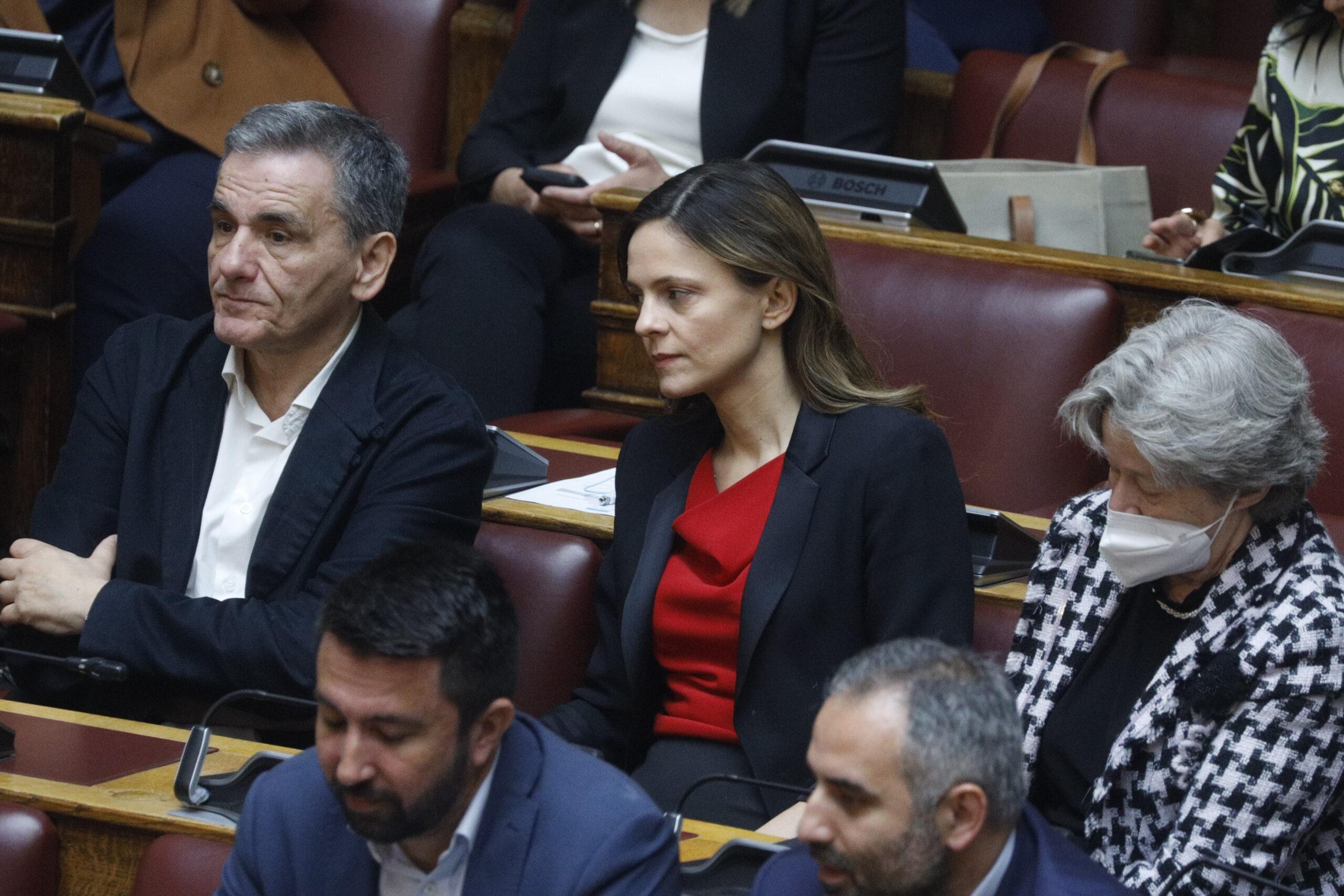Ιστορικά χαμηλός ο αριθμός εδρών της αξιωματικής αντιπολίτευσης – Πρώτη φορά κάτω από τις 50 από το 1974