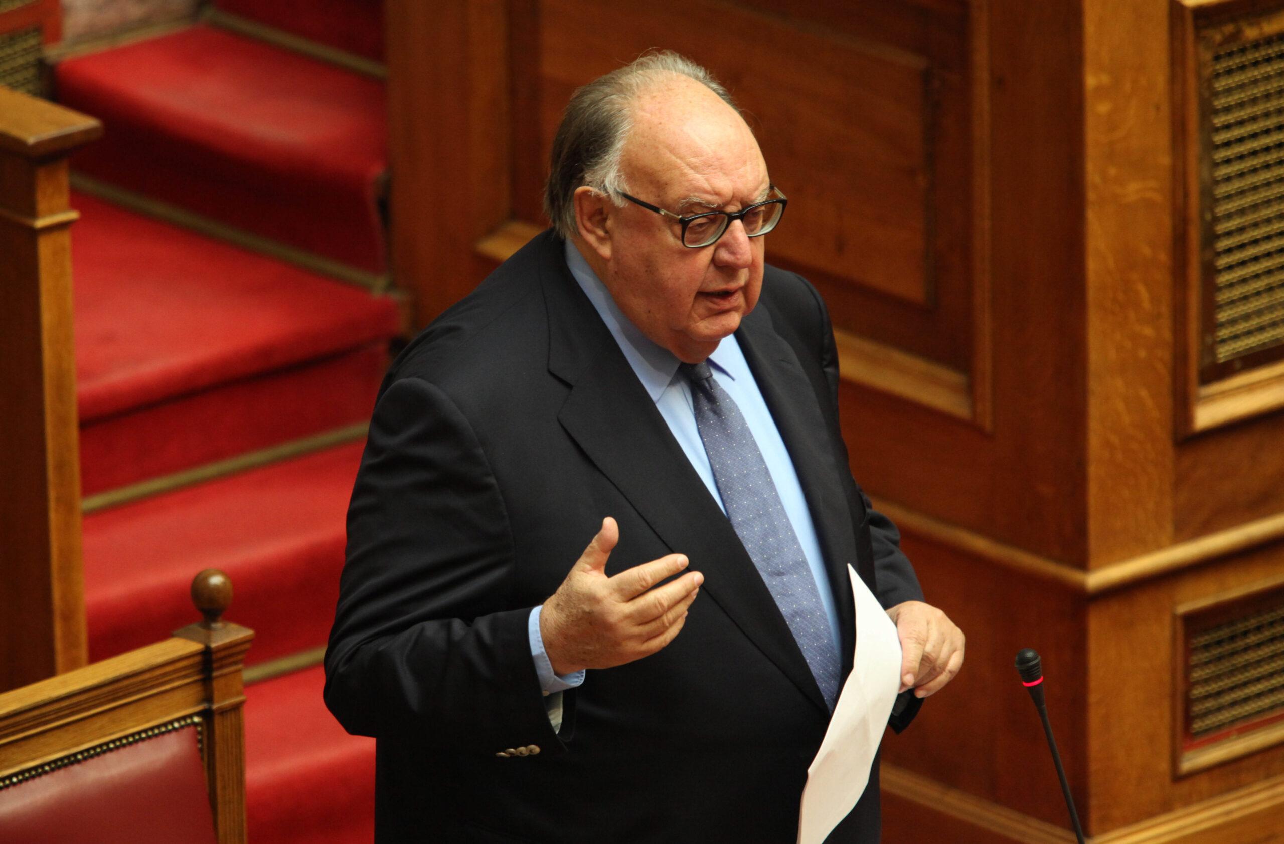 Θ. Πάγκαλος: Σε στενό οικογενειακό κύκλο το τελευταίο αντίο στο ιστορικό στέλεχος του ΠΑΣΟΚ