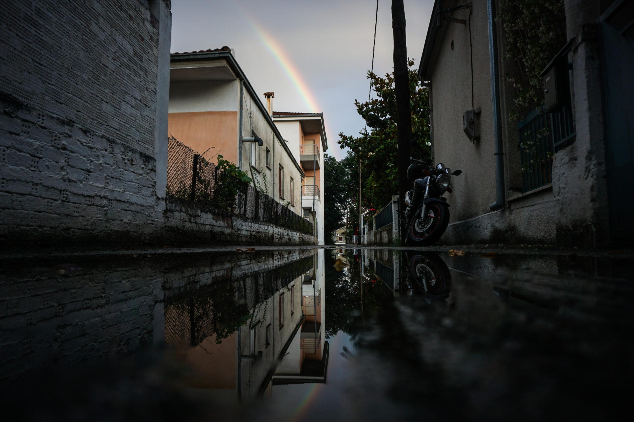Καταιγίδες και την Τρίτη σχεδόν σε όλη τη χώρα