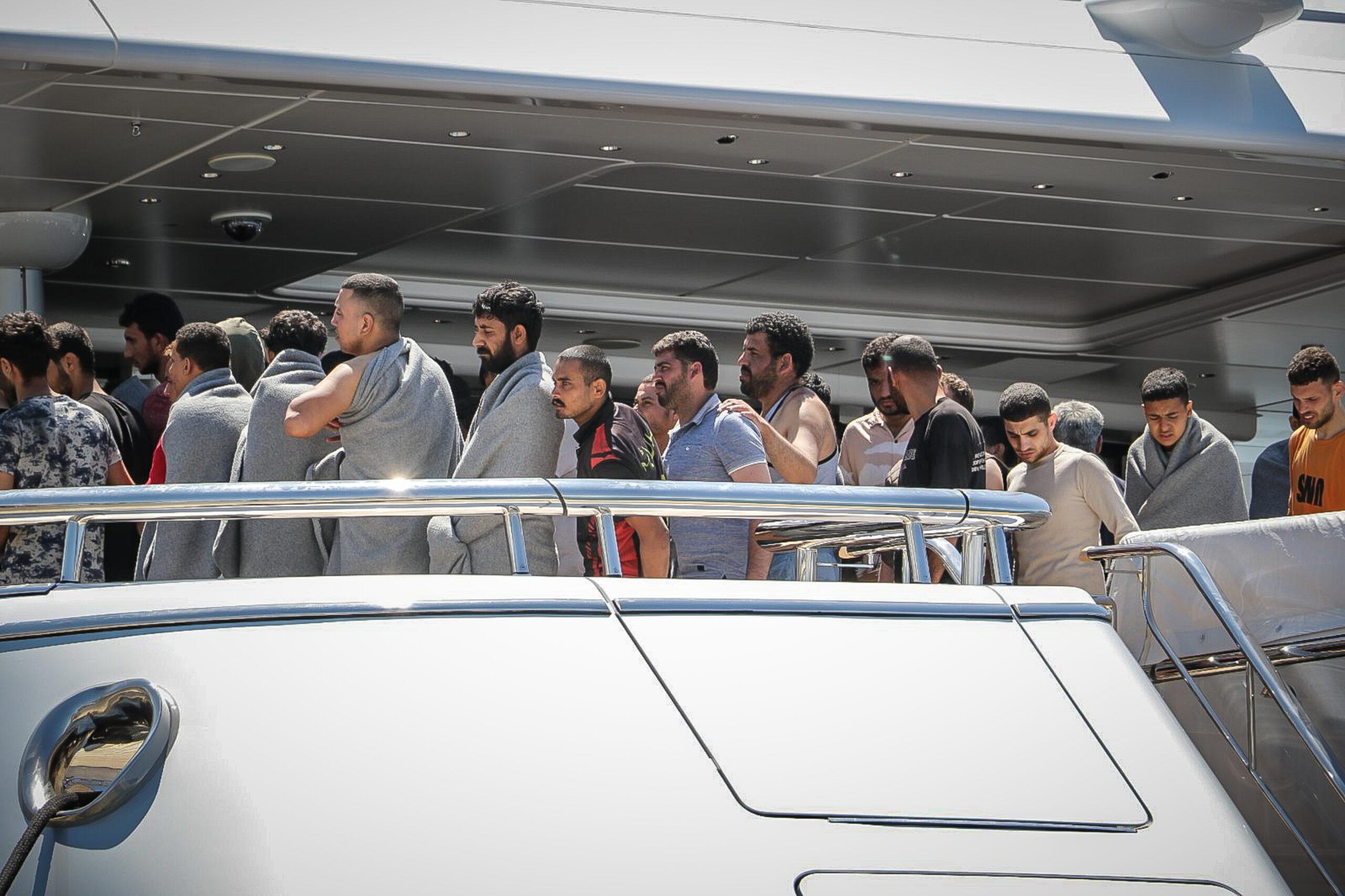Ναυάγιο Πύλου: Ραγδαία αύξηση νεκρών με 78 ως τώρα – Πληροφορίες για 700 επιβαίνοντες στο σκάφος