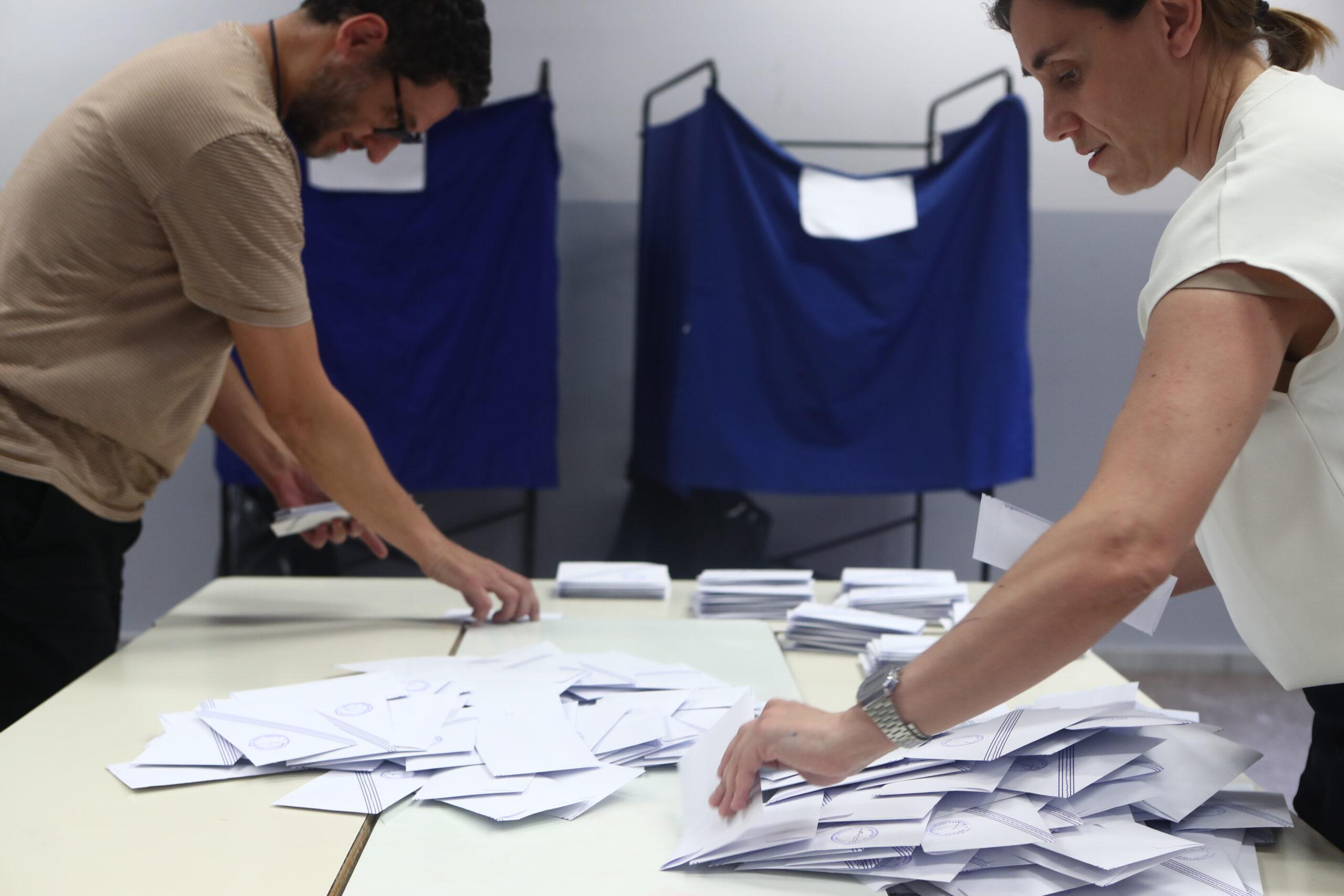 Αυτοδιοικητικές εκλογές 2023: Έκλεισαν οι κάλπες – Στις 20:00 τα πρώτα ασφαλή αποτελέσματα