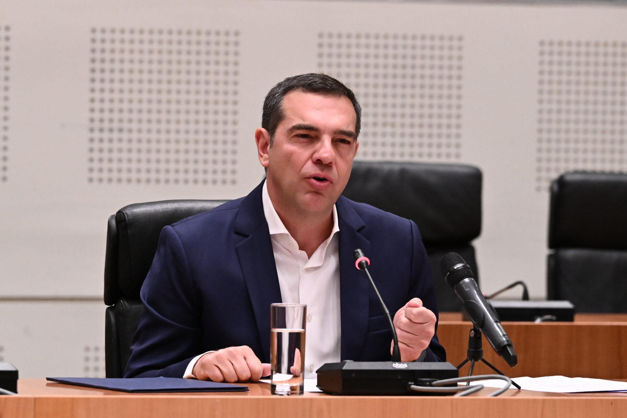 Τσίπρας: «Δεν μπορώ να το σηκώσω όλο αυτό» – Φορτισμένο το κλίμα όταν ανακοίνωσε την απόφασή του