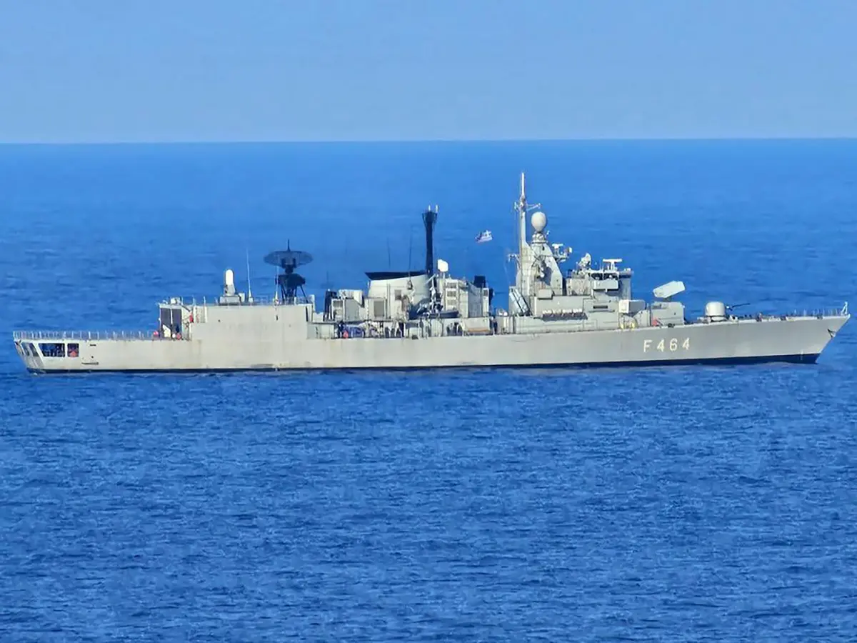 Η φρεγάτα «Ύδρα» απέπλευσε για την Ερυθρά Θάλασσα