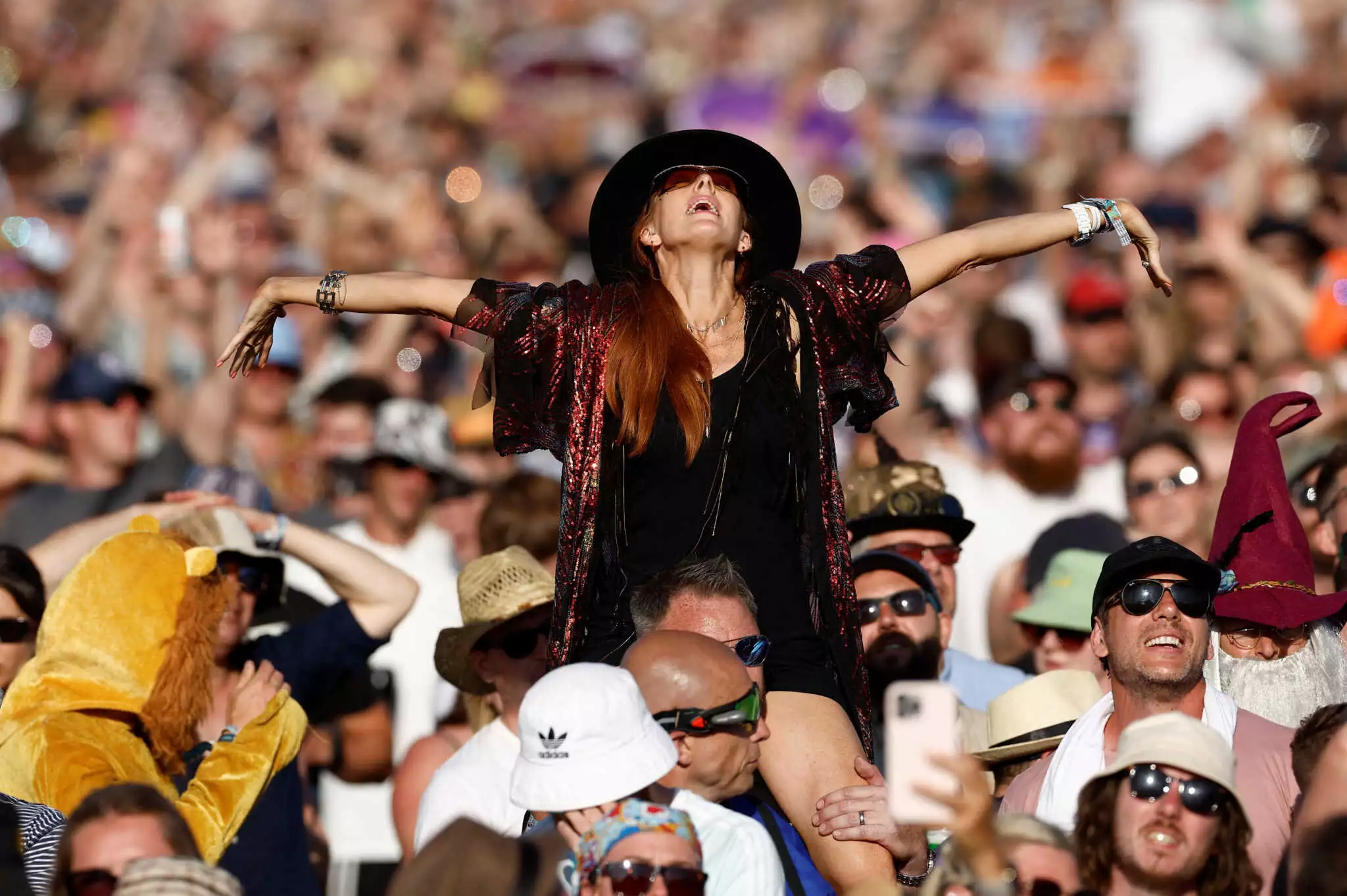 Έκπληξη στο φεστιβάλ Glastonbury 2023: Ο Έλτον Τζον συγκινείται και οι Foo Fighters εντυπωσιάζουν