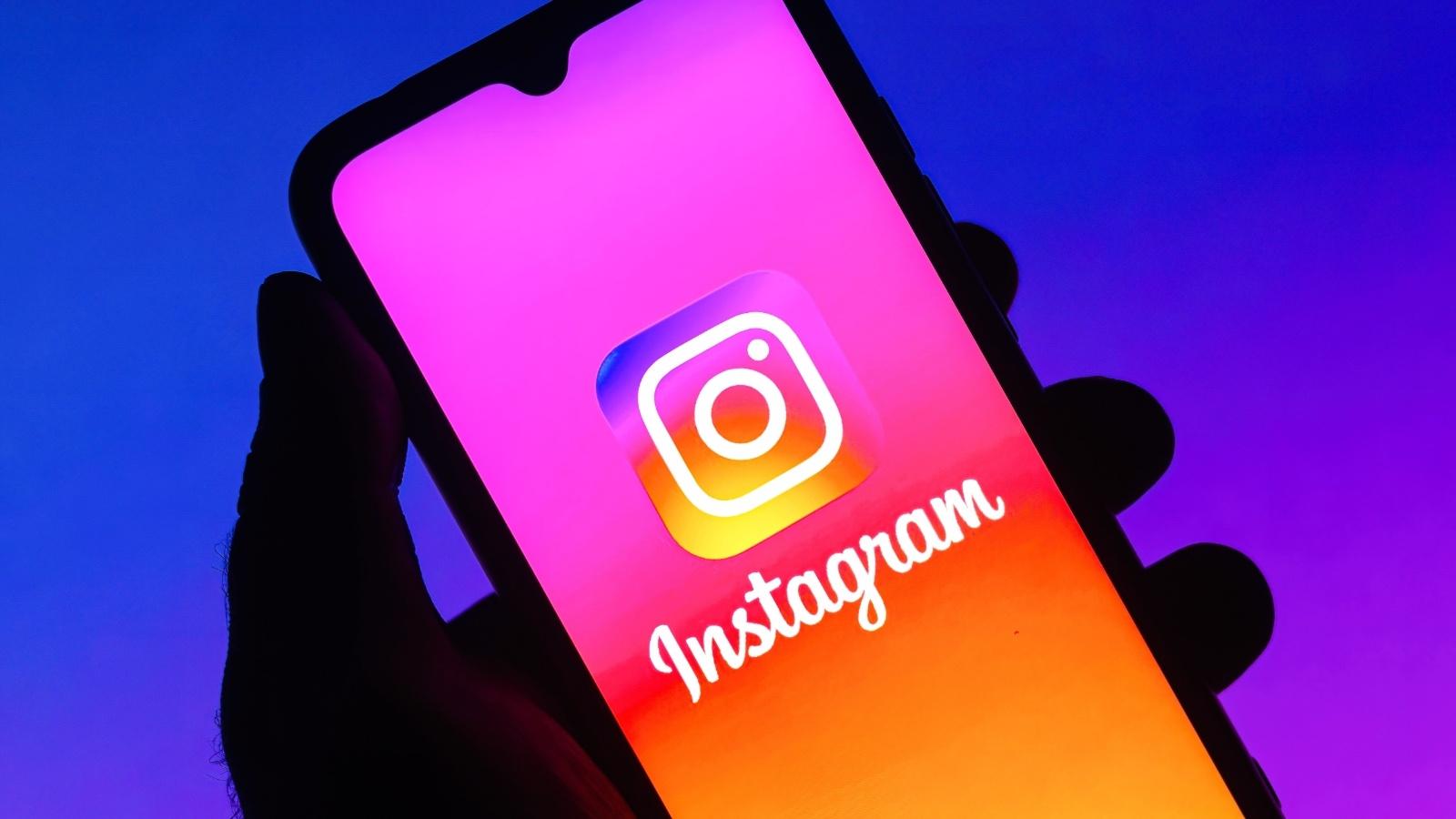 Έρχεται συνδρομή για Facebook και Instagram