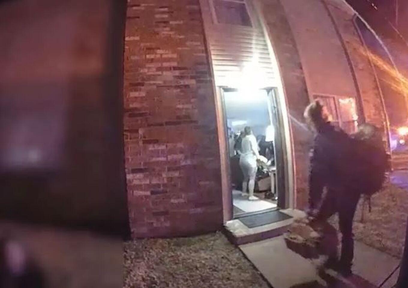 ΗΠΑ: Σοκαριστικό βίντεο από τη σύλληψη 12χρονης για τον φόνο του 9χρονου αδελφού της