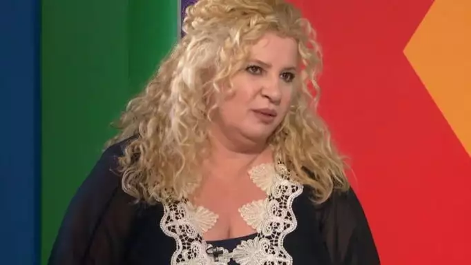 Η Αθηνά Καμπάκογλου αποκαλύπτει: Η δυσκολία να μιλήσω στον ενικό με τον Χρήστο Νικολόπουλο