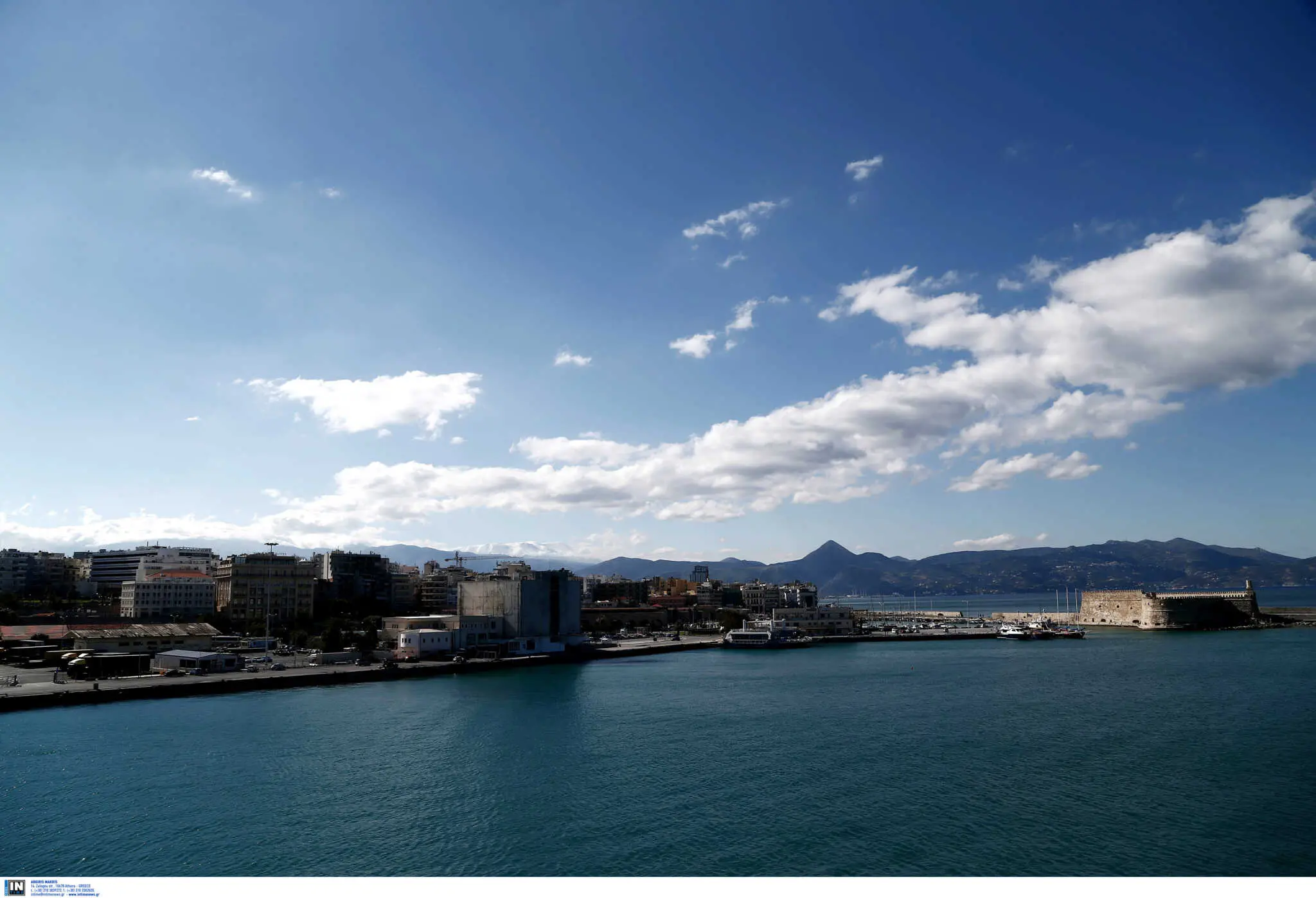 Ηράκλειο Κρήτης: Οδηγός έκανε όπισθεν στο λιμάνι και παρέσυρε 60χρονο