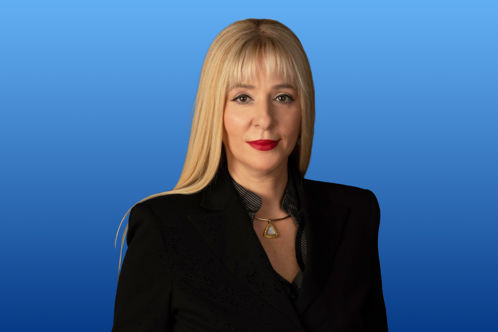 Μαρία Μανούκα: «Συμβάσεις πλήρους απασχόλησης για τις σχολικές καθαρίστριες»