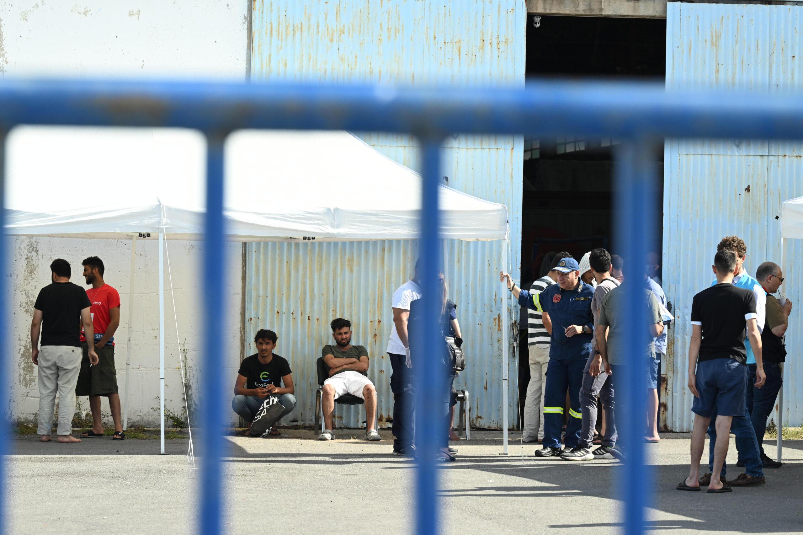 Μαρτυρίες που συγκλονίζουν από το ναυάγιο – «Έκλαιγαν όταν κατάφερναν να μιλήσουν με τους συγγενείς τους»