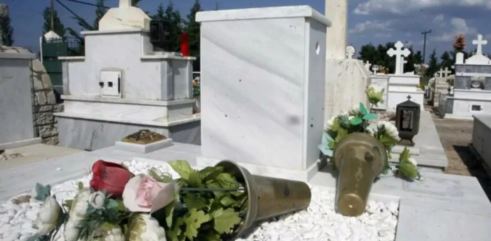 Καρδίτσα | Έκλεψαν καντήλια και σταυρούς από νεκροταφείο