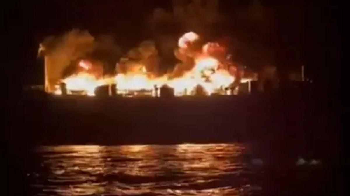 Σοκ στις Φιλιππίνες: Φωτιά σε πλοίο με 65 επιβαίνοντες