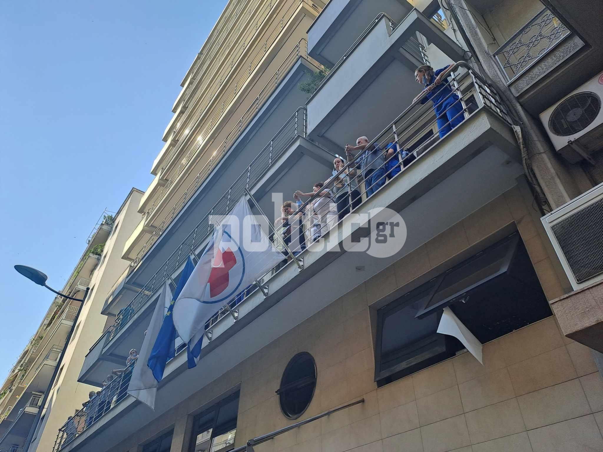 Φωτιά σε κλινική στη Θεσσαλονίκη: Απομακρύνθηκαν ασθενείς – «Η περιοχή πνίγηκε στους καπνούς» (ΦΩΤΟ – ΒΙΝΤΕΟ)