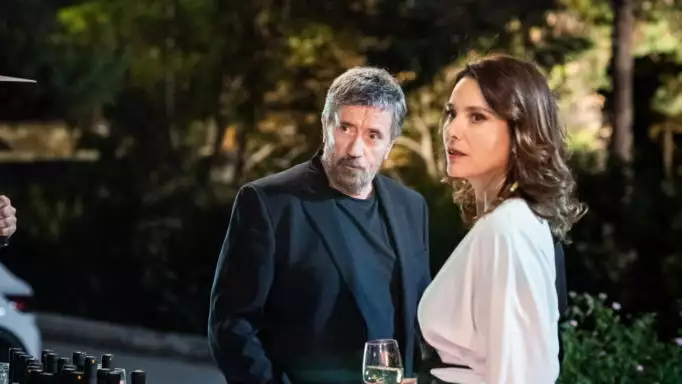 Κάνε ότι κοιμάσαι ΙΙ: Οι πρώτες φωτογραφίες από τα γυρίσματα του νέου κύκλου επεισοδίων