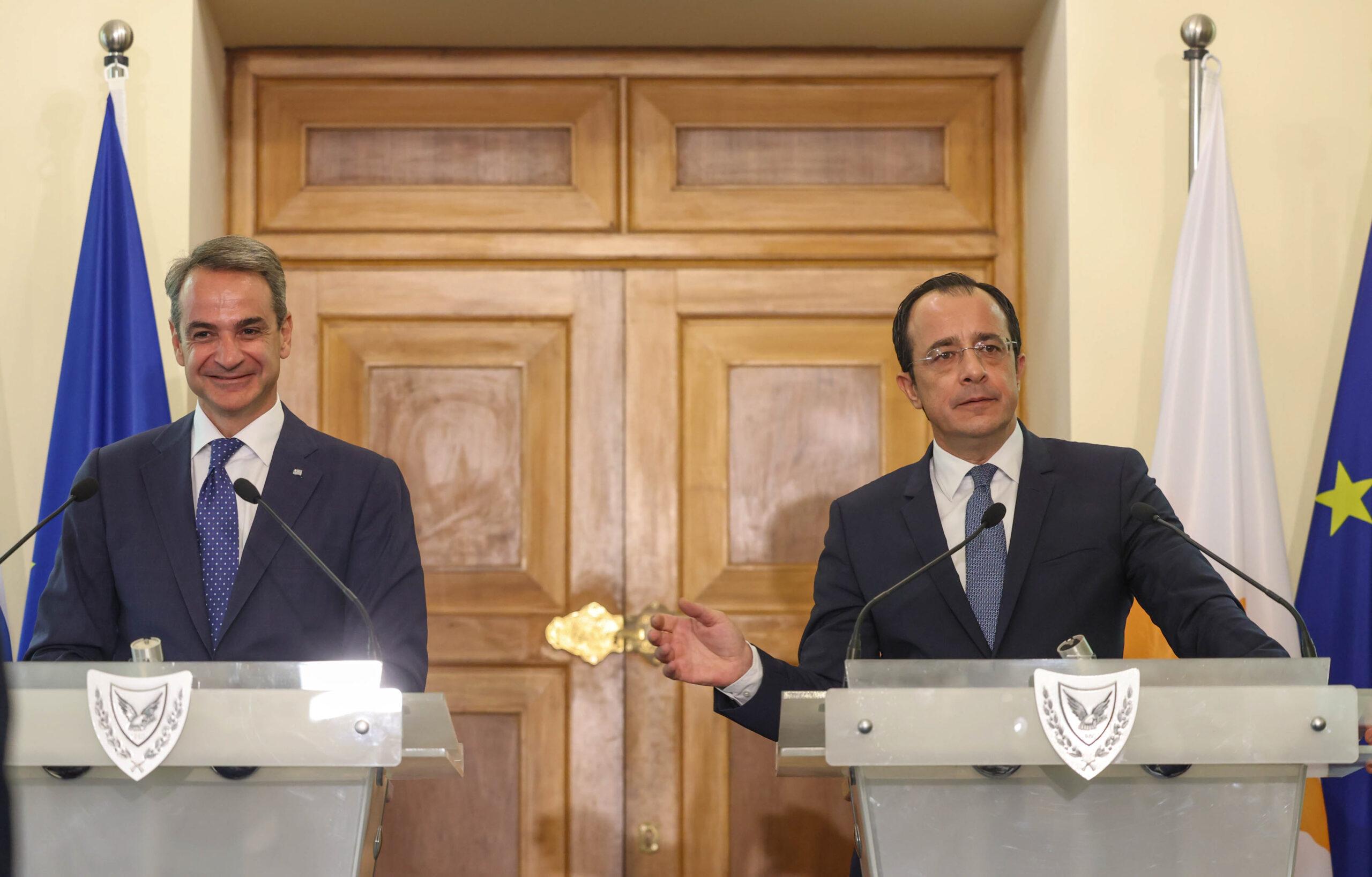 Χριστοδουλίδης σε Μητσοτάκη: Η Κύπρος αναλαμβάνει το κόστος αναδάσωσης στη Ρόδο