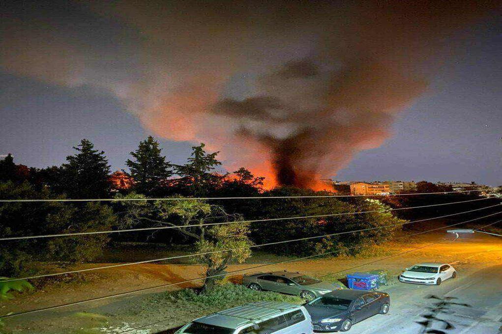 Θεσσαλονίκη: Φωτιά τα ξημερώματα σε μονοκατοικία στην Καλαμαριά (ΦΩΤΟ)