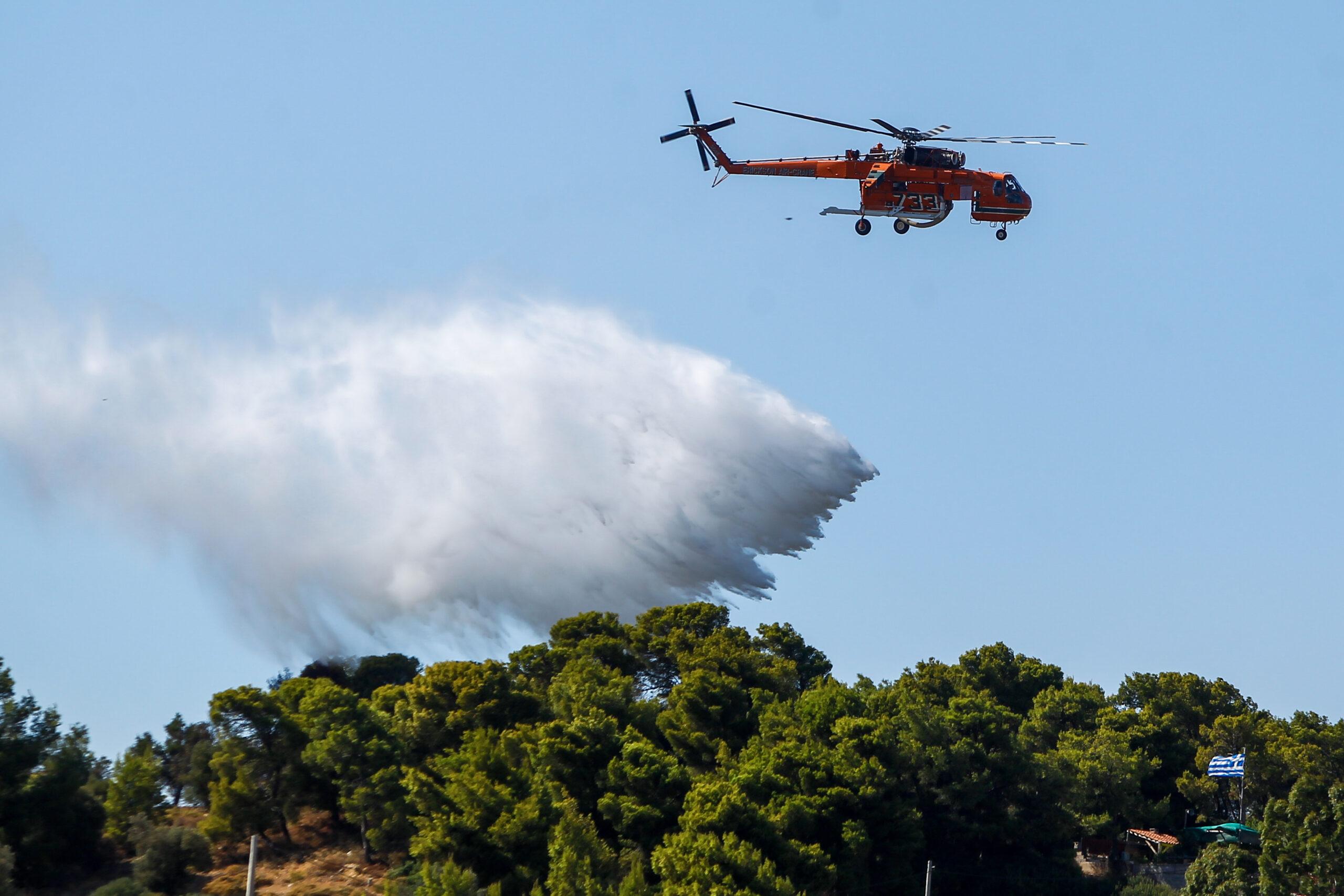 Κέρκυρα – Φωτιά: Επιχειρούν επίγειες και εναέριες δυνάμεις στις Λούτσες