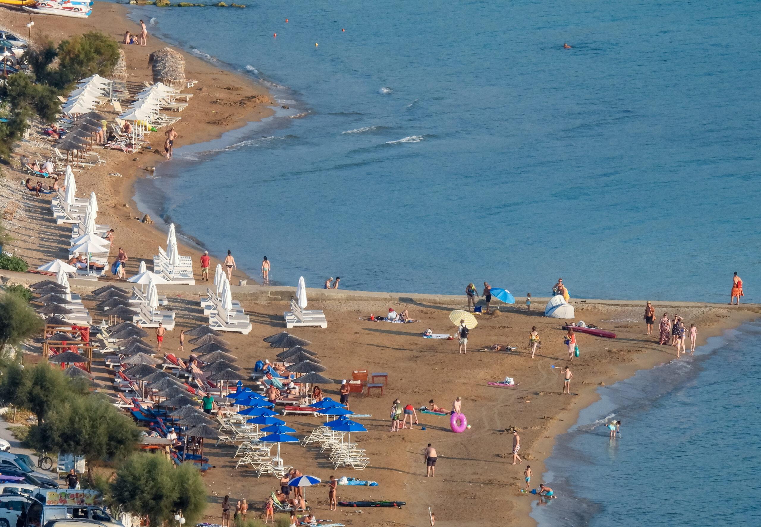 Τουρισμός: Σαρωτικοί έλεγχοι από την οικονομική αστυνομία σε Μύκονο, Χαλκιδική, Ηράκλειο και Λασίθι