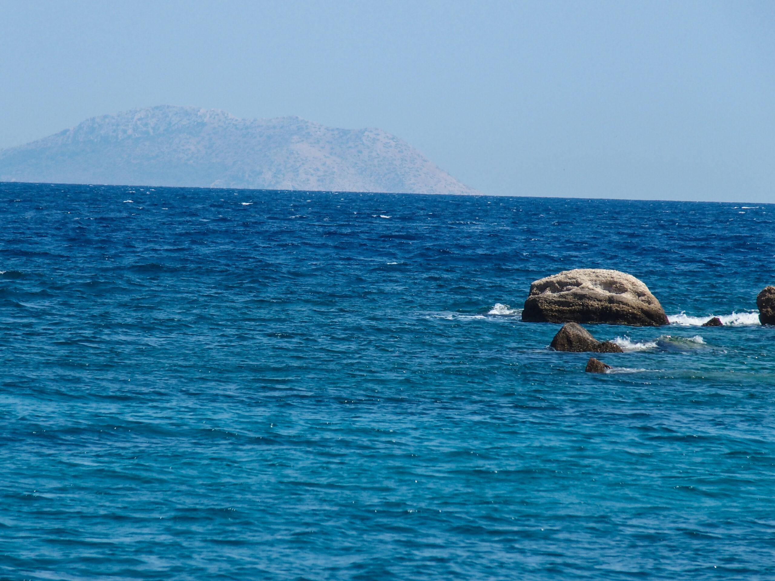 Τραγωδία στη Φθιώτιδα: Άνδρας προσπάθησε να βοηθήσει γυναίκα που έπεσε στη θάλασσα και τελικά έχασαν και οι δύο τη ζωή τους