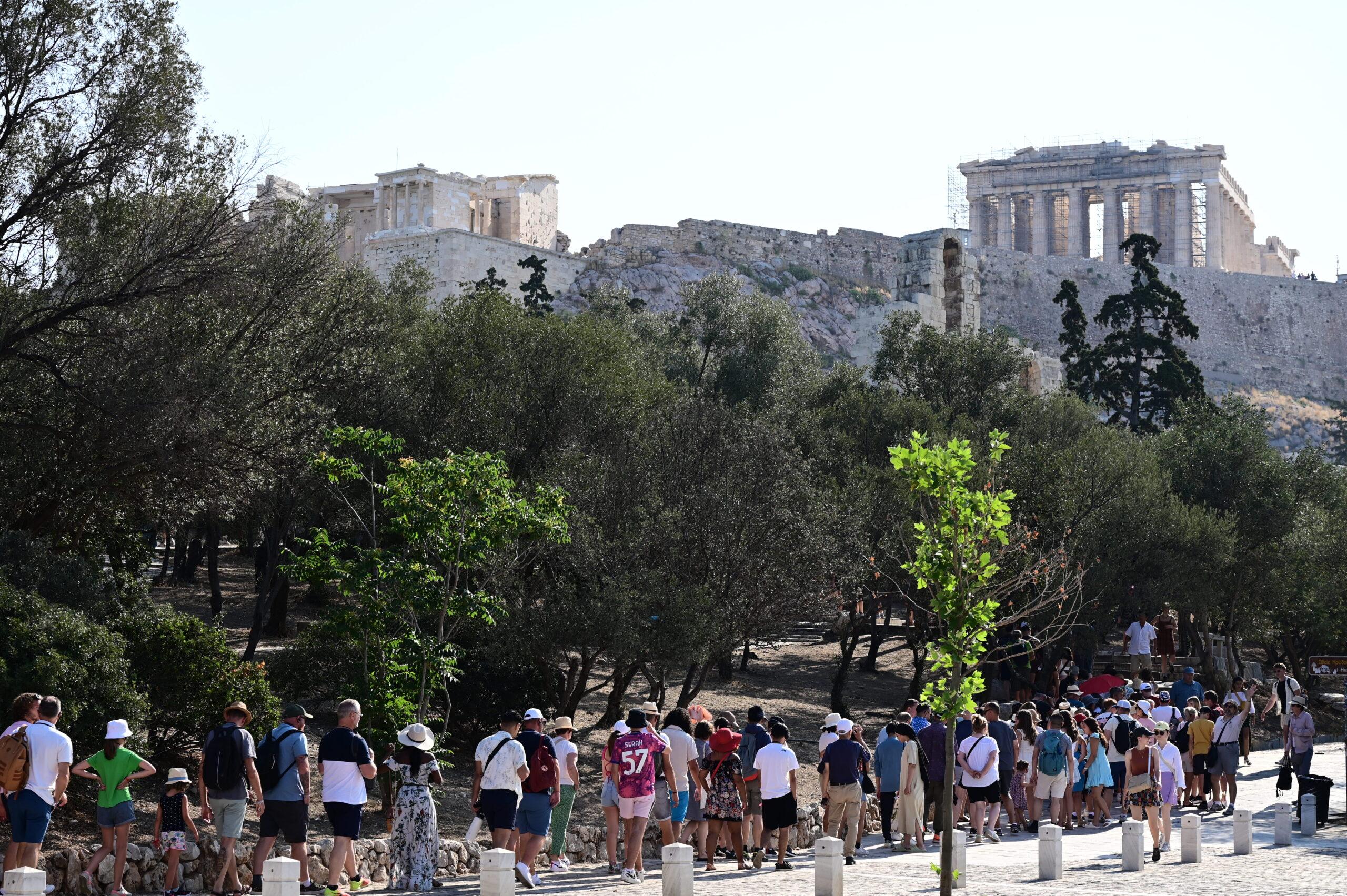Καύσωνας Κλέων: Κλειστή η Ακρόπολη 12:00 – 17:00 λόγω των υψηλών θερμοκρασιών