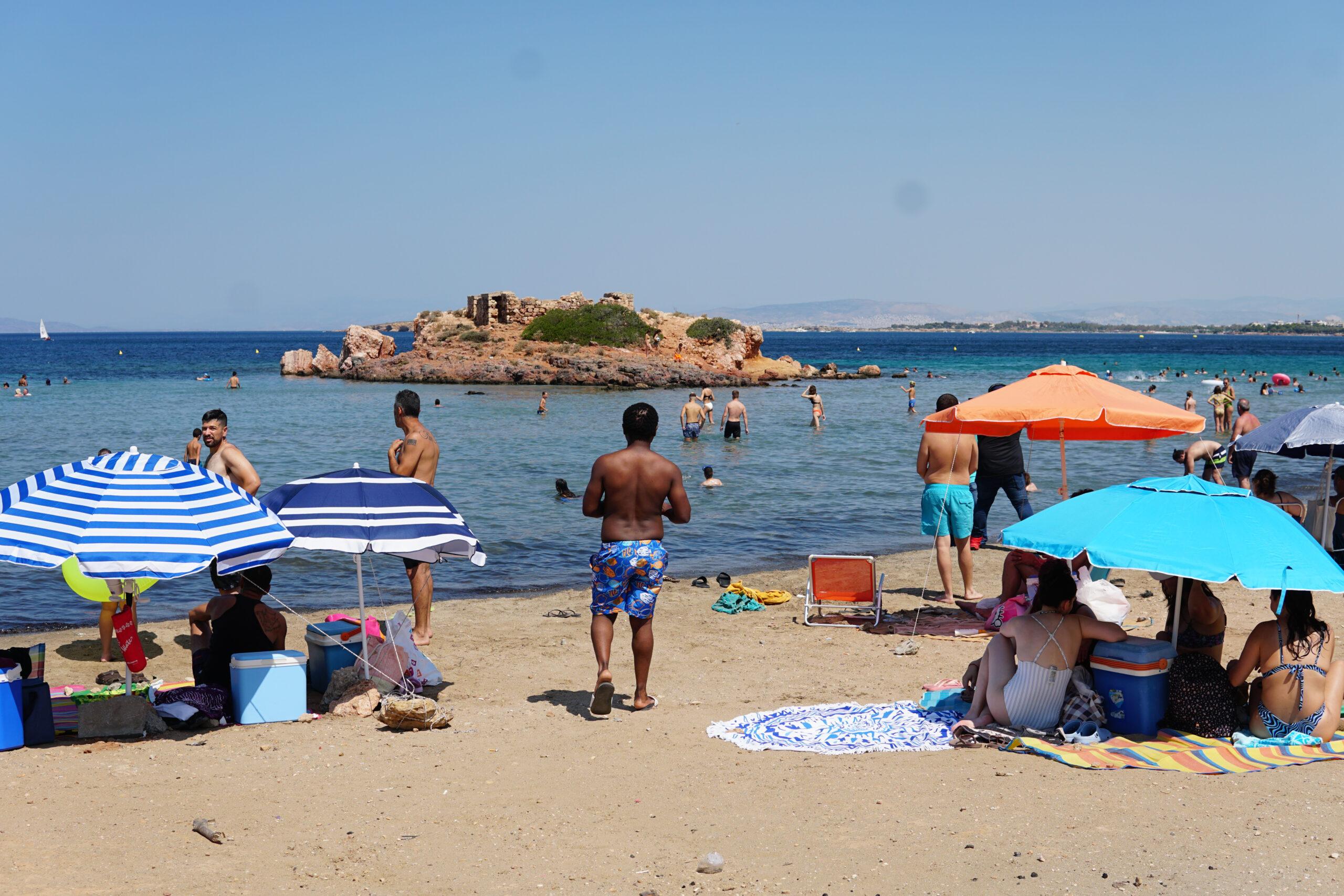 Καύσωνας: Ρεκόρ θερμοκρασιών το Σαββατοκύριακο – Νέο κύμα από την Τετάρτη