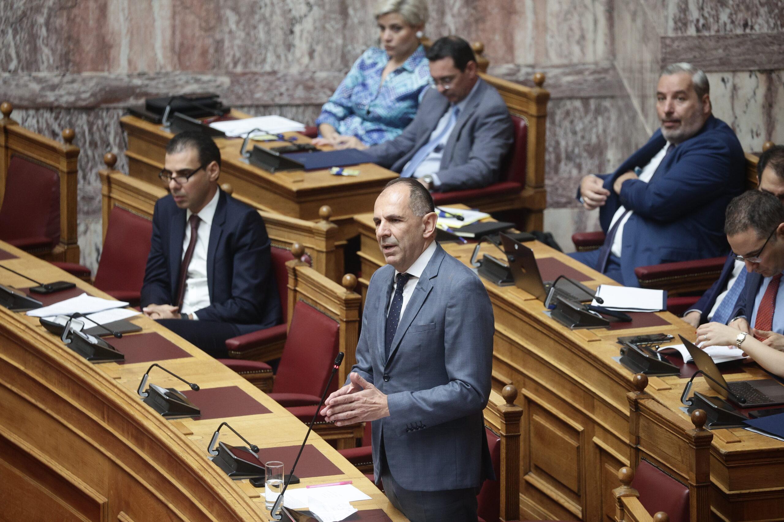 Γεραπετρίτης: «Η κυβέρνηση και η Βουλή δε μπορεί να υποβαθμίσει την εθνική μας γραμμή και τα εθνικά μας συμφέροντα»