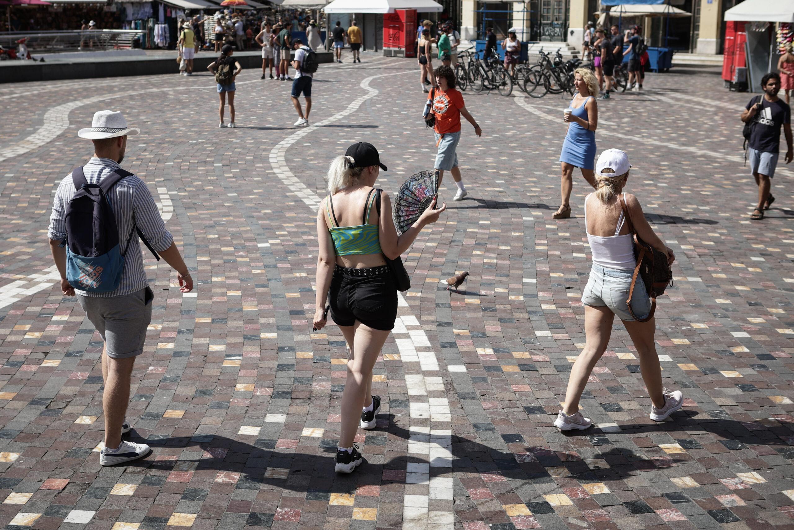 Καύσωνας: Αυτά ισχύουν για τους εργαζόμενους στον ιδιωτικό τομέα – Αυτά τα μέτρα έχουν ανακοινωθεί από το Υπουργείο Εργασίας