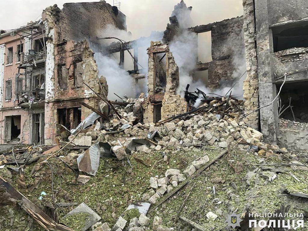 Ουκρανία: Τουλάχιστον 20 τραυματίες από ρωσικό πλήγμα σε Μικολάιφ και Οδησσό
