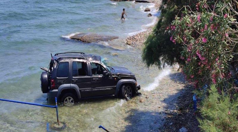Κάλαμος: Αυτοκινήτου “βούτηξε” στη θάλασσα