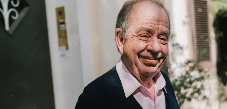 Ηλίας Μαμαλάκης: Ξανά στο νοσοκομείο – Ανησυχία για την υγεία του