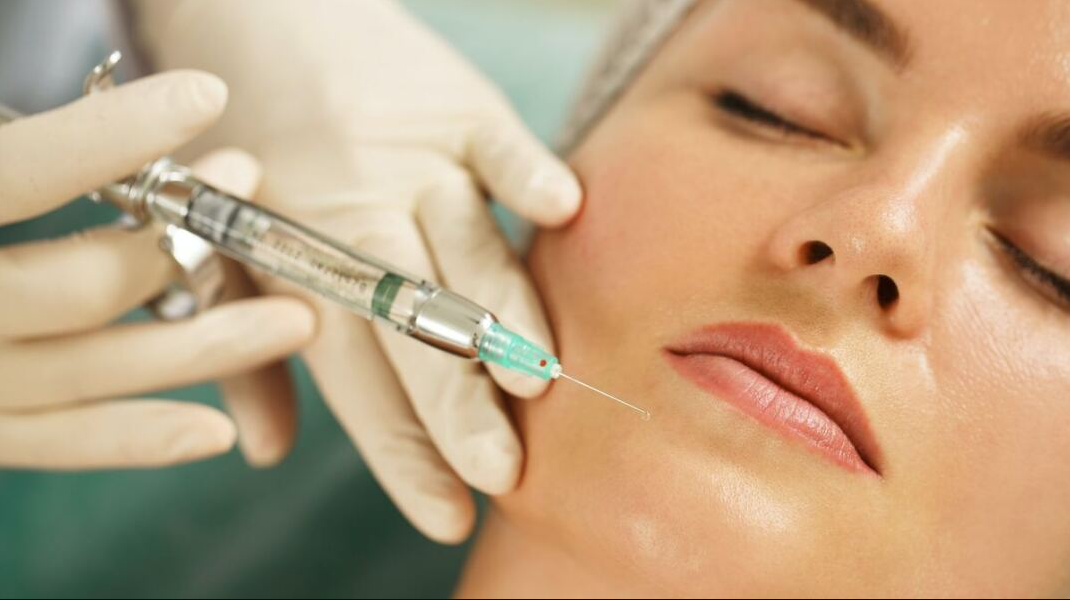 Καταγγελία γυναίκας για τα παράνομα botox – «Μου έπεσαν τα βλέφαρα»