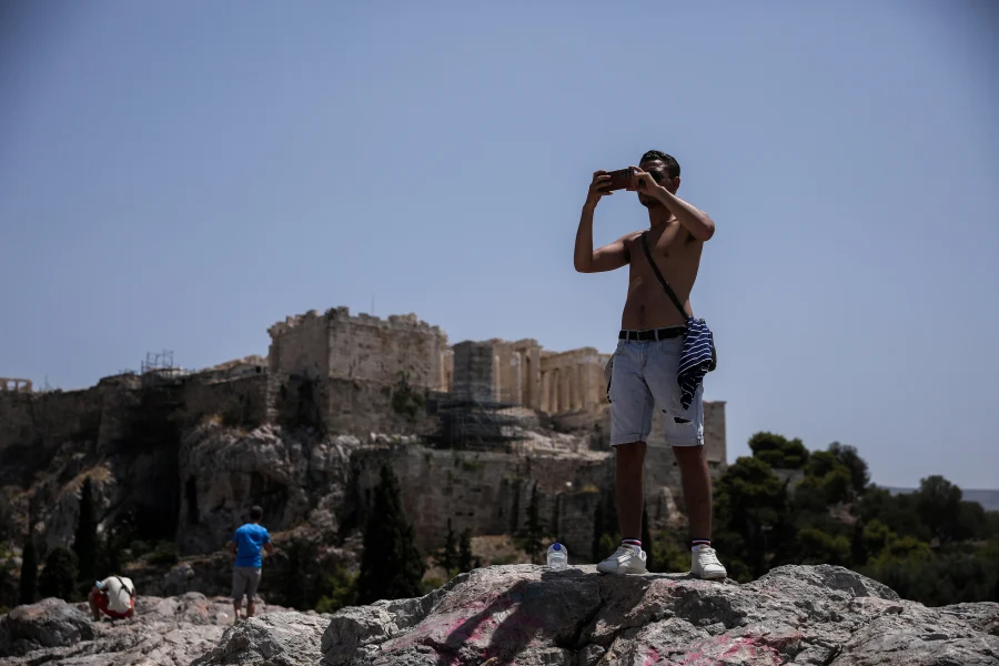 Έκτακτα μέτρα σε αρχαιολογικούς χώρους για τον καύσωνα