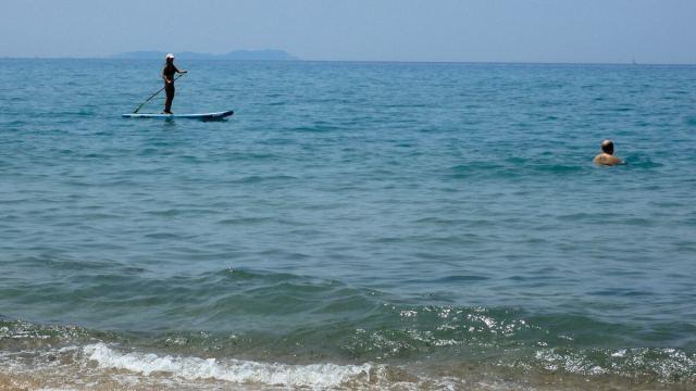 Χαλκίδα: Κινδύνευσαν μητέρα και γιος που έκαναν όρθια κωπηλατική σανίδα