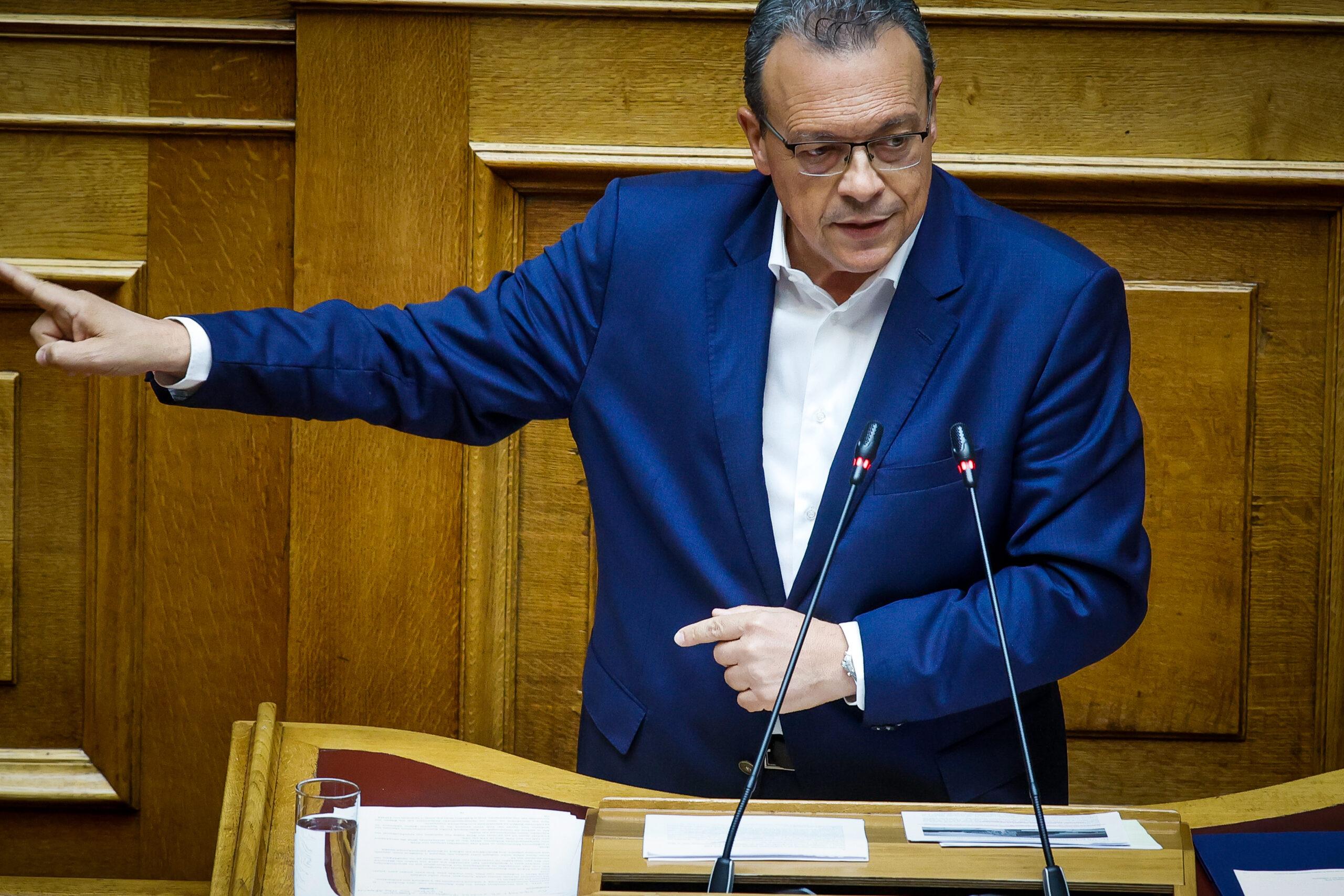 Φάμελλος: «Η ανεπάρκεια της κυβέρνησης στην αντιμετώπιση των πυρκαγιών γεννά θλίψη»