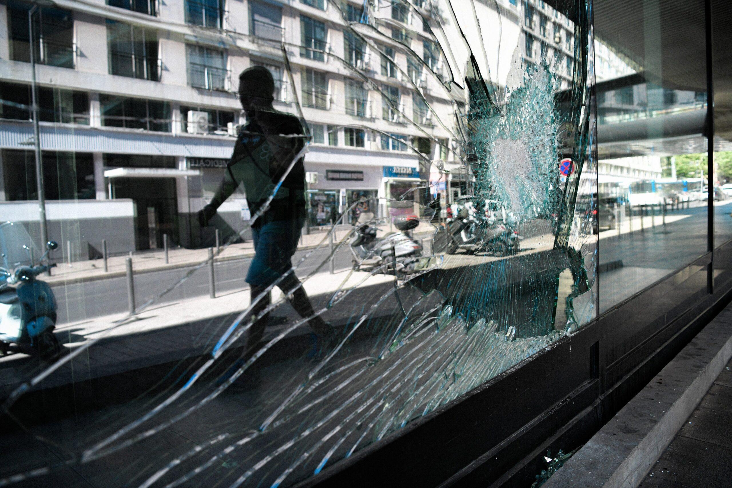 Γαλλία: Ξεπερνούν τα 20 εκατ. ευρώ οι ζημιές στα ΜΜΜ από τα επεισόδια για τη δολοφονία του 17χρονου