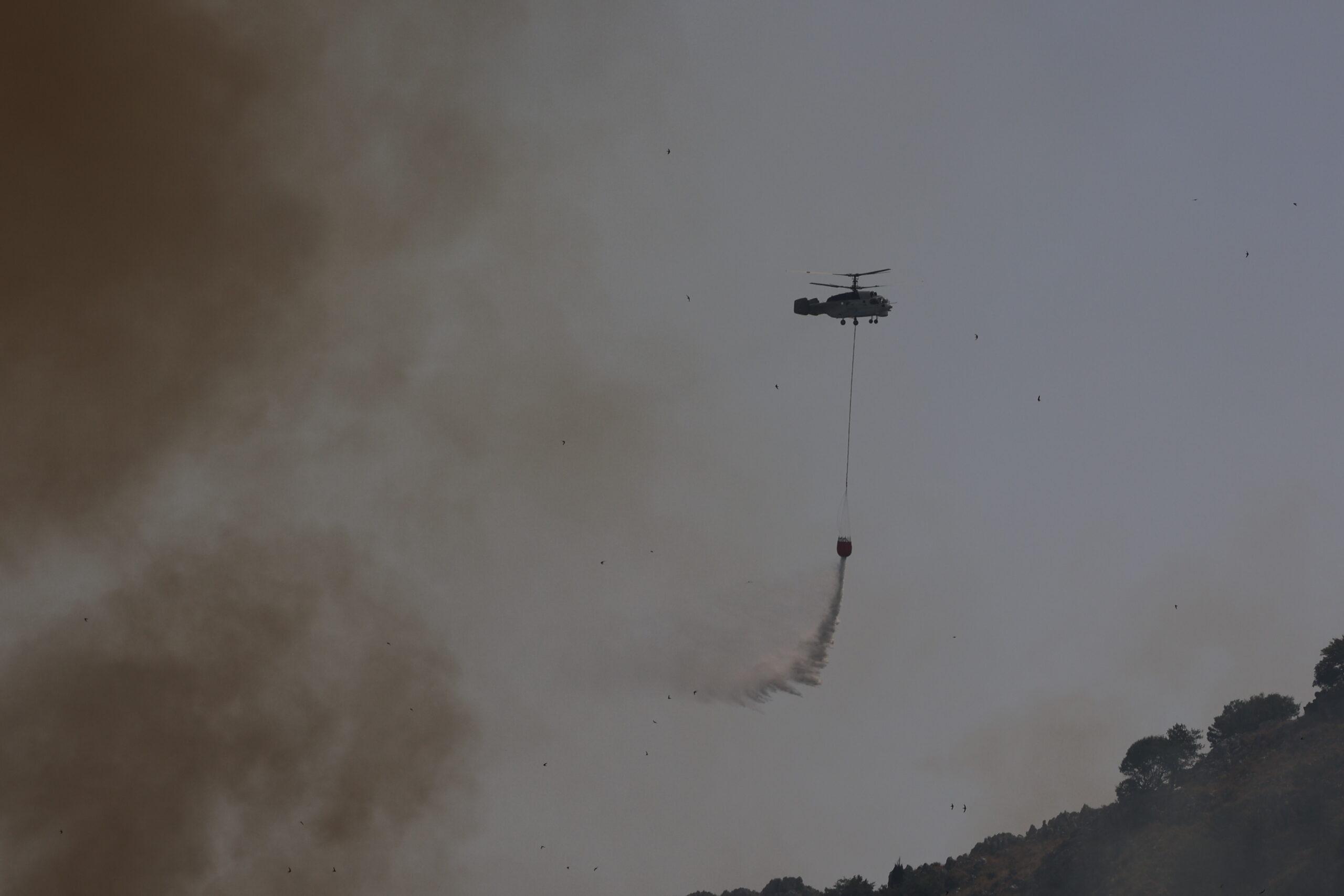 Εκκενώθηκε το χωριό Λούτσες στην Κέρκυρα – Μάχη με τις αναζωπυρώσεις σε όλα τα μέτωπα