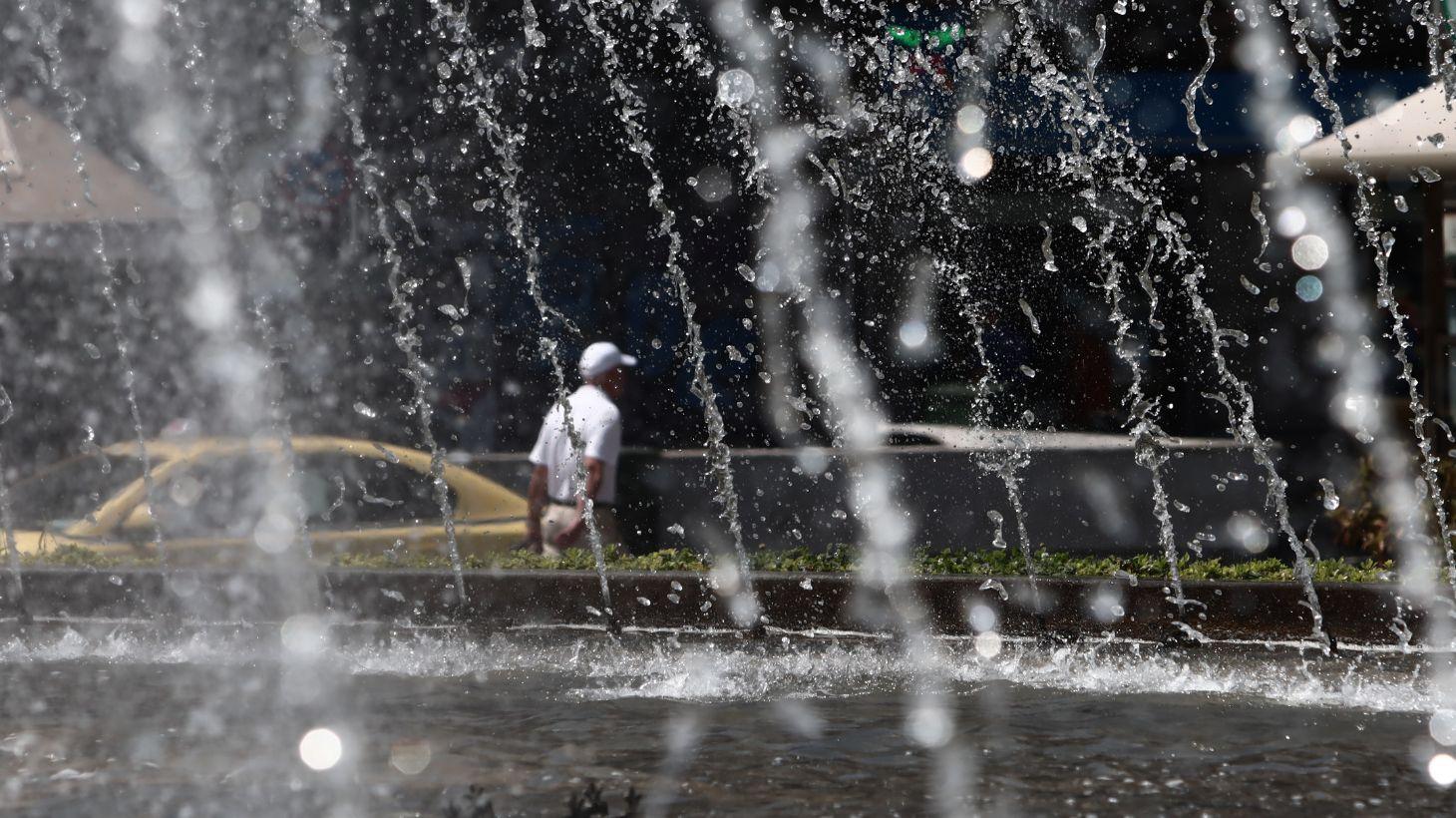 Καύσωνας – Αττική: Αναφορές για 9 περιστατικά θερμοπληξίας