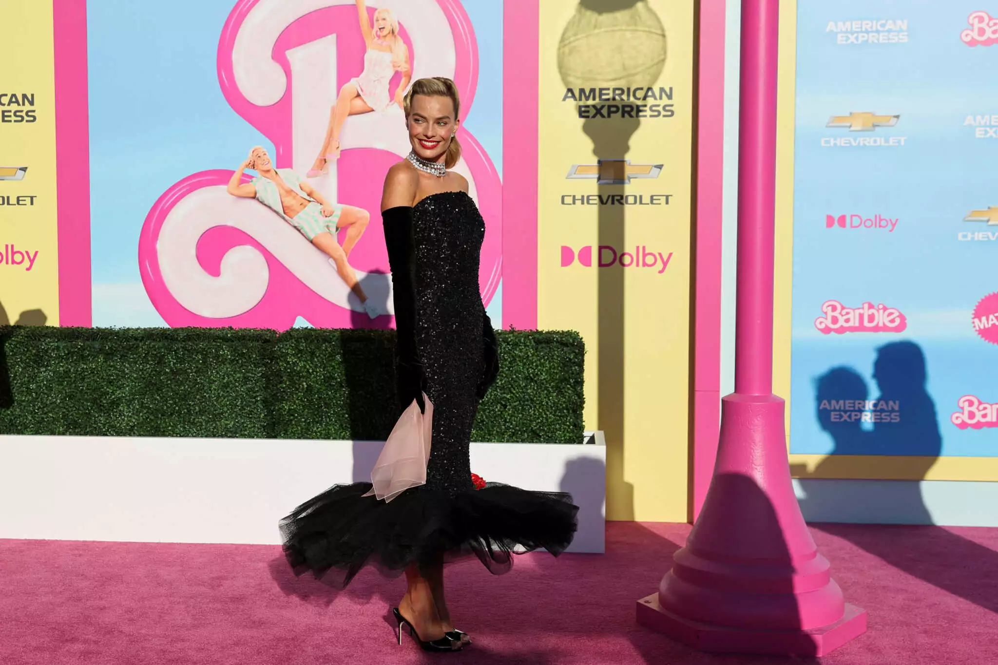 Με μαύρο φόρεμα στην πρεμιέρα της Barbie η Μάργκοτ Ρόμπι (ΦΩΤΟ)