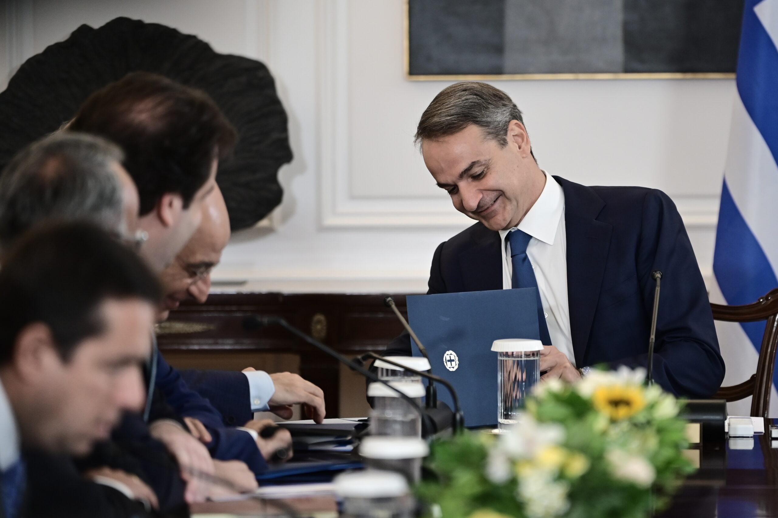 Τα μηνύματα Μητσοτάκη στο νέο υπουργικό συμβούλιο και η εύκολη κριτική για τις πυρκαγιές