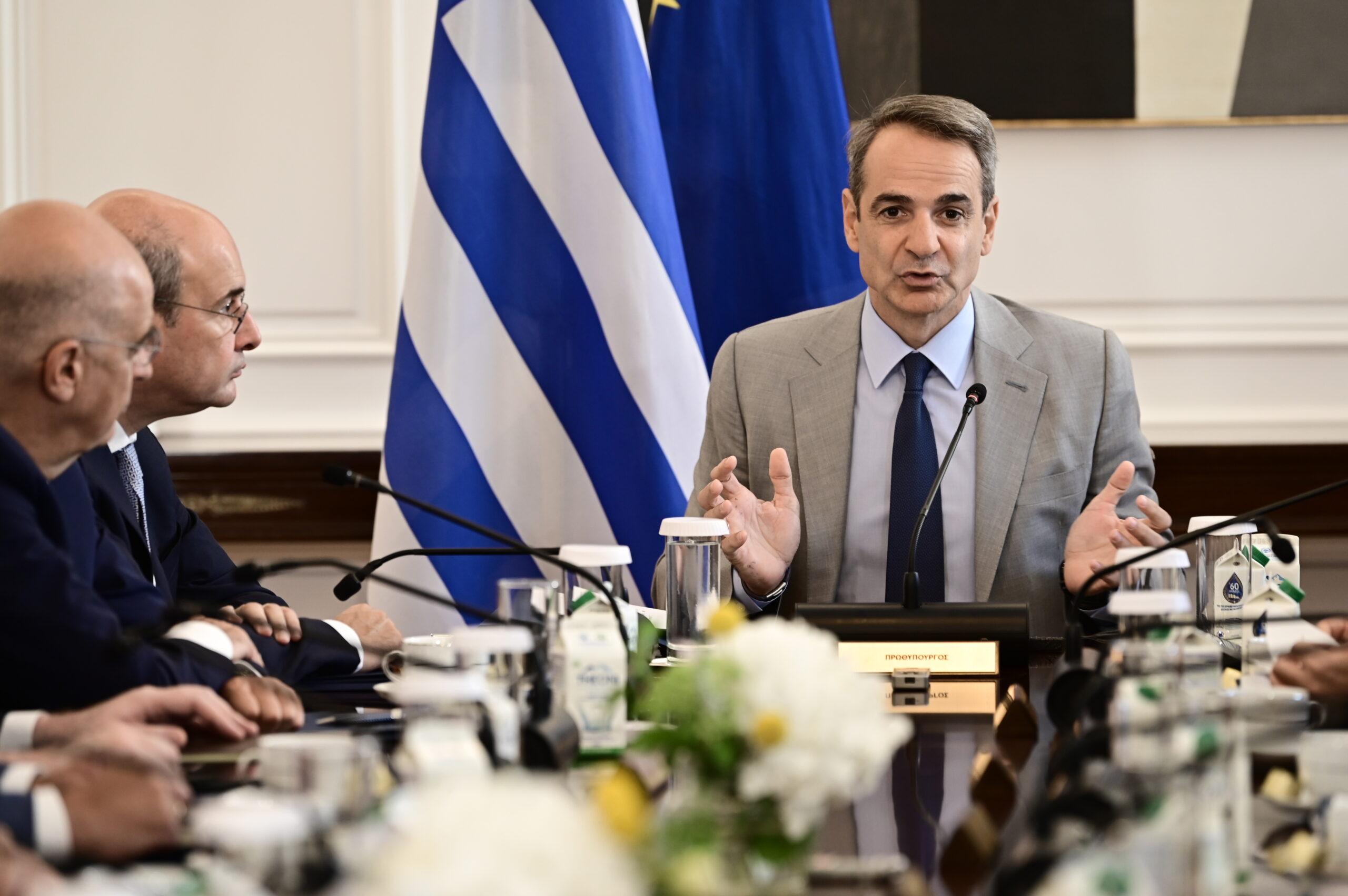 Μητσοτάκης: Δεν υπάρχει «μαγική άμυνα» για τις φωτιές – Ο κρατικός μηχανισμός μάχεται σε πολλά μέτωπα