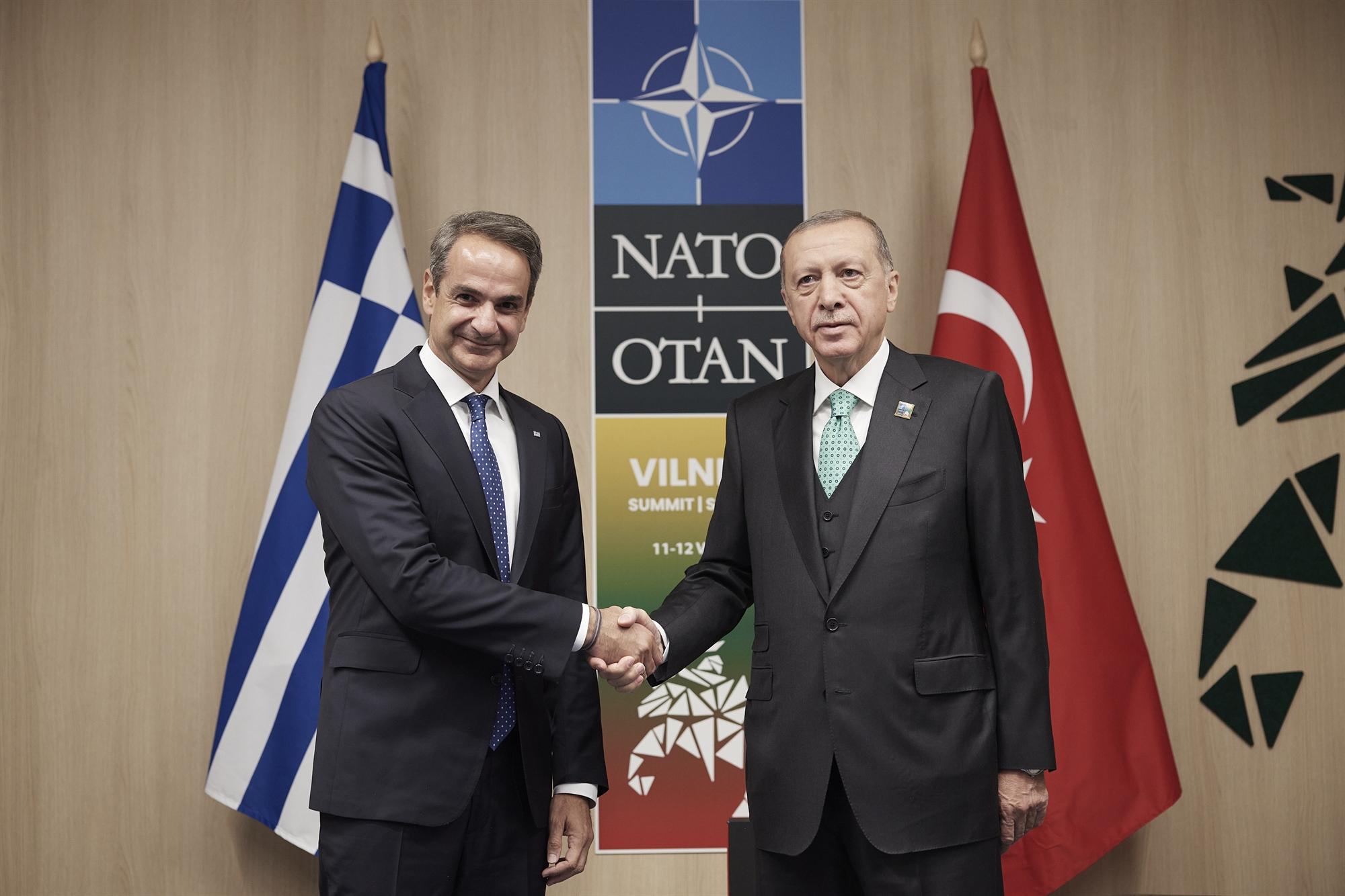 Οι υποχωρήσεις εθνικής κυριαρχίας του Πρωθυπουργού πριν ξεκινήσουν οι συζητήσεις