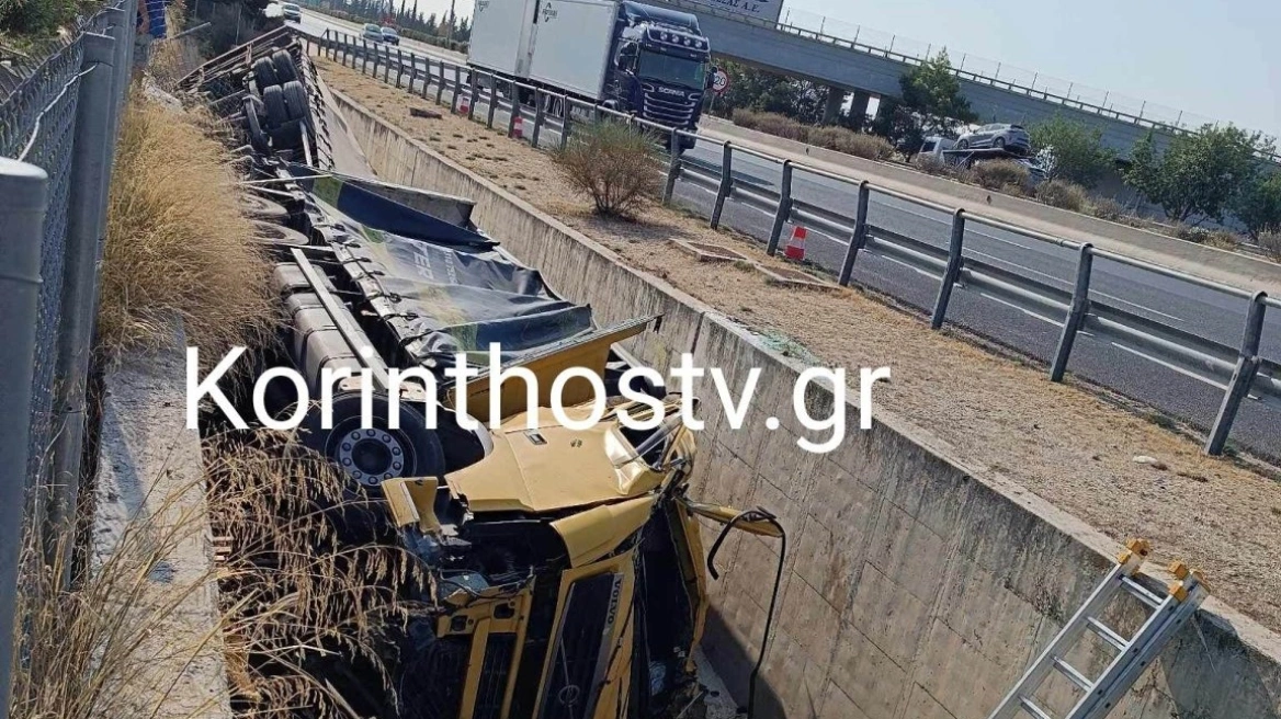 Ασπρόπυργος: Νταλίκα έπεσε από ύψος 10 μέτρων σε κανάλι – Τραυματίστηκε ο οδηγός