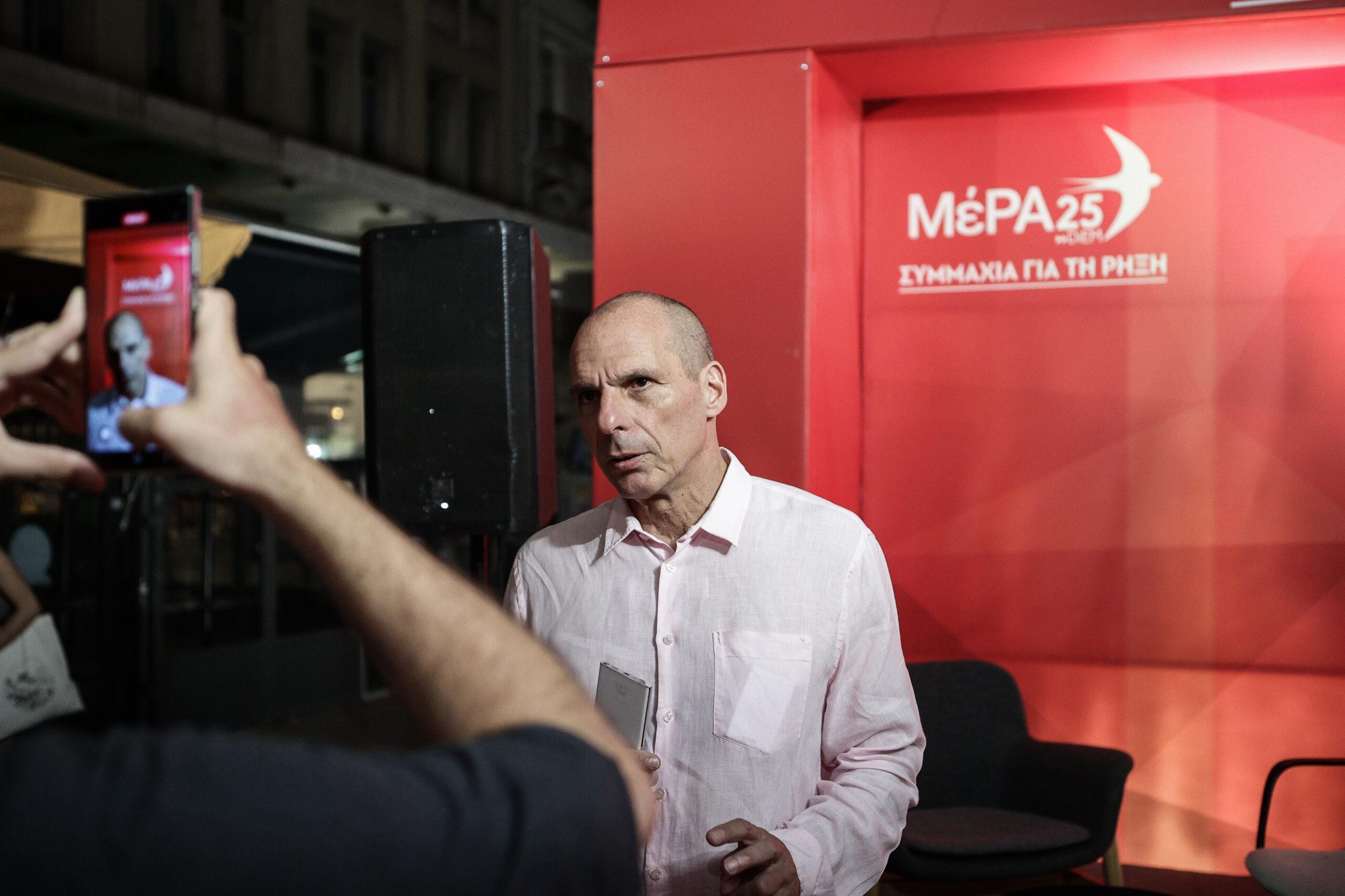 Βαρουφάκης: «Η χώρα με μαθηματική ακρίβεια οδηγείται σε νέα σκληρή λιτότητα, νέο κρατικό δανεισμό και νέες περιπέτειες»