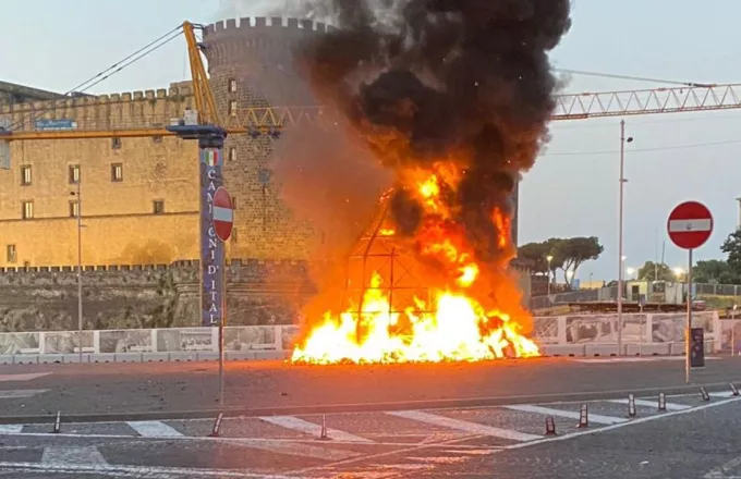 Κάηκε η «Αφροδίτη των κουρελιών» στη Νάπολη – Συνελήφθη 32χρονος για εμπρησμό