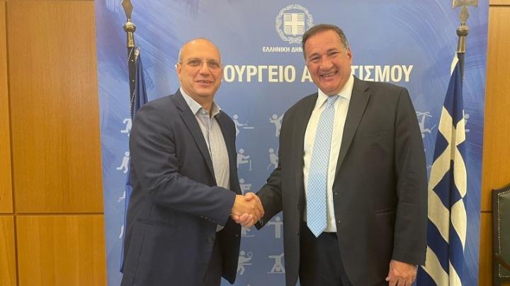 Συνάντηση του αναπληρωτή υπουργού Αθλητισμού, Γιάννη Οικονόμου, με τον πρόεδρο της ΕΟΕ, Σπύρο Καπράλο