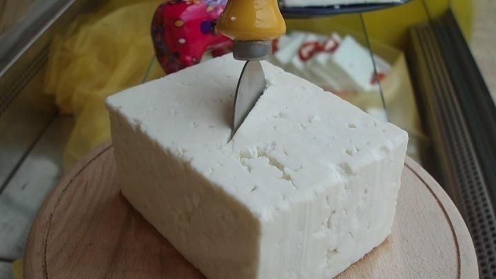 Διέπραττε κλοπές φέτας από την εργασία του – Επικαλέστηκε εθισμό στον τζόγο